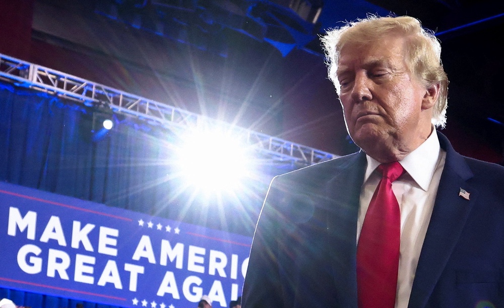 Image from: Trump goes on bizarre ‘I love the meat’ rant and gushes over senator’s rear again during Texas midterm rallies: Live updates