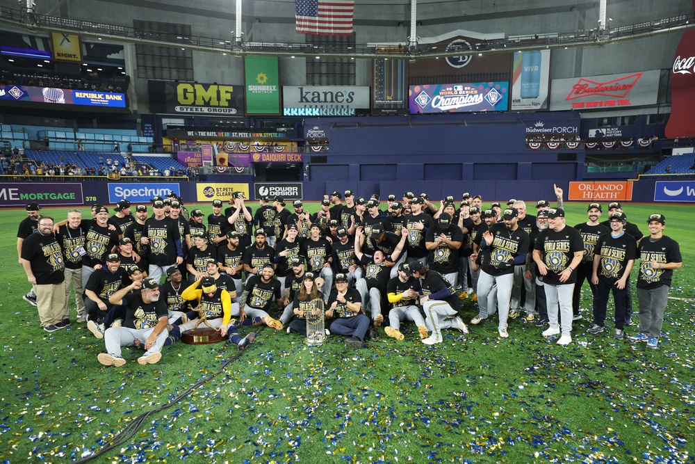The Milwaukee Brewers celebrate on the field after defeating the Tampa Bay Rays (Reuters)