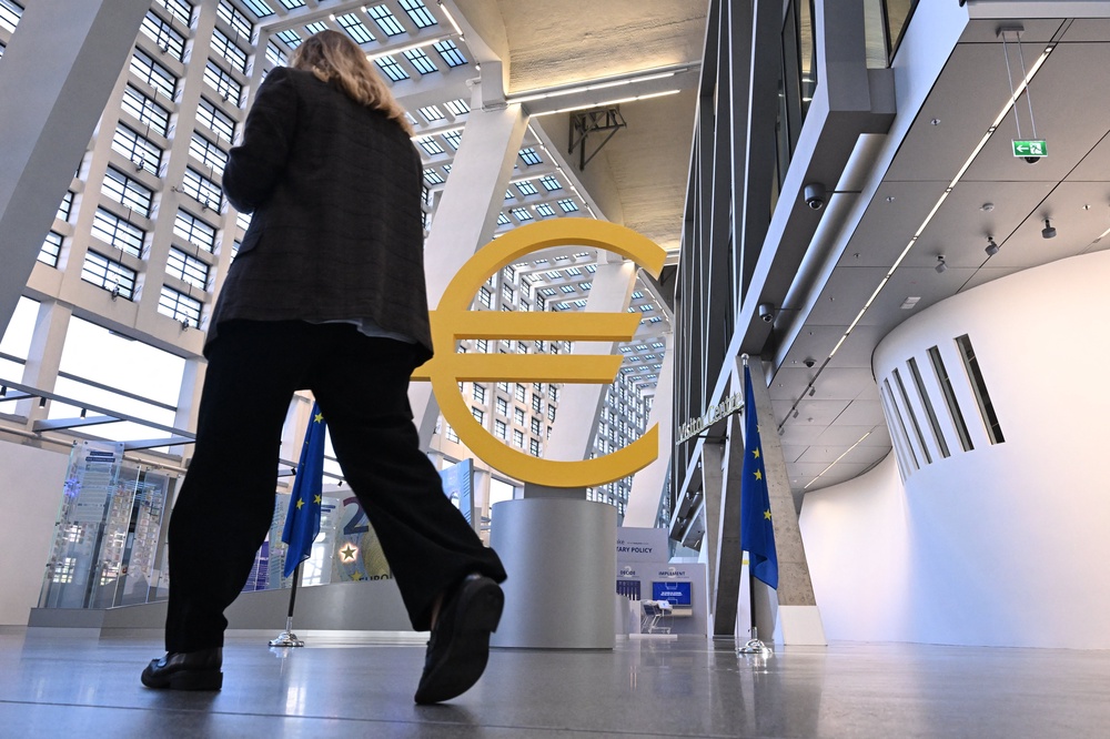 The European Central Bank left its benchmark interest rate unchanged at 2.5 per cent on Thursday (AFP/Getty)