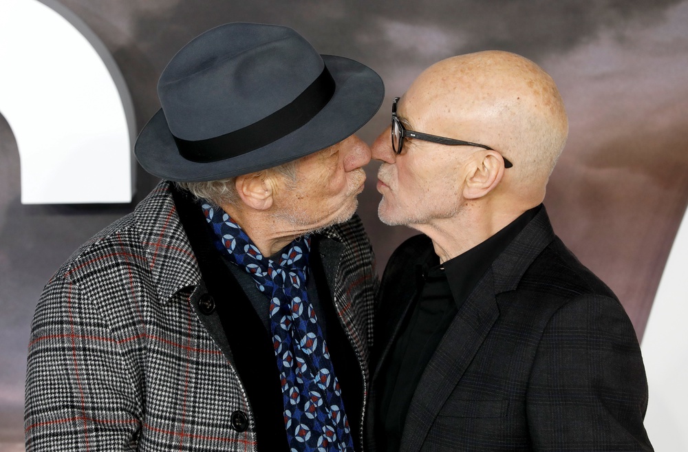 Patrick Stewart and his longtime friend Ian McKellen go in for a kiss at the premiere of ‘Star Trek: Picard’ in 2020 (David Parry/PA)