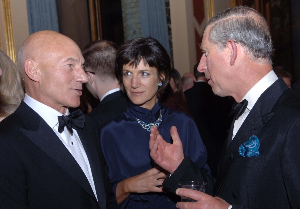 King Charles chats with Patrick Stewart and Harriet Walter at the Royal Shakespeare Company's gala fund raising dinner for their 'Complete Works Festival', in London in 2006 (PA)
