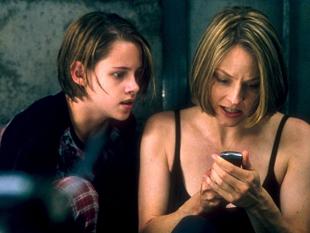 Jodie Foster and Kristen Stewart played a mother and daughter in the 2002 thriller ‘Panic Room’ (Local Library)