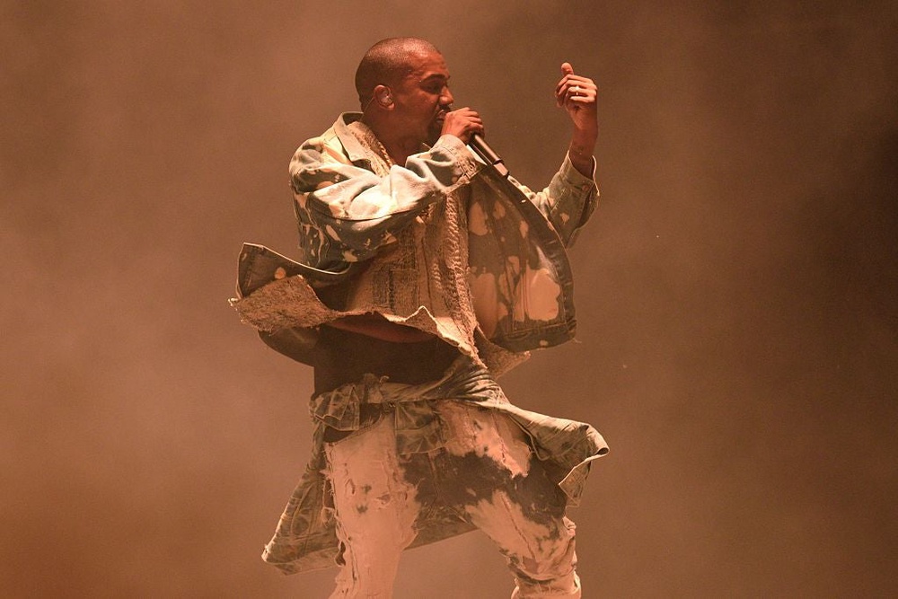 Kanye West performs at Glastonbury 2015 (Oli Scarff/AFP/Getty)