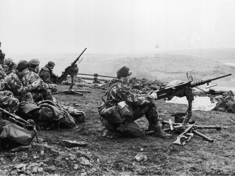 Over 900 British, Argentine and Falkland Islander lives were lost in the war (Fox Photos/Getty)