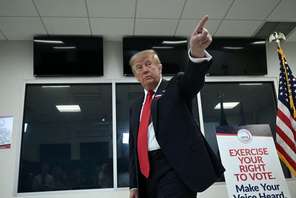 Image from: Trump makes rare Epstein comment as Obama laughs off Cheesecake Factory drama at dueling midterm rallies: Live updates