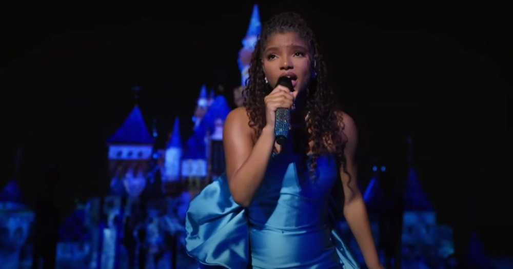 Halle Bailey Sings Part Of Your World At Disneyland For American Idol Appearance