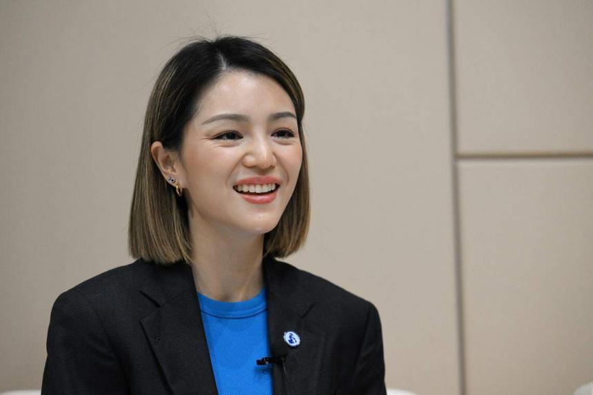 Young Politicians Energise Thai Election With Social Media Outreach 