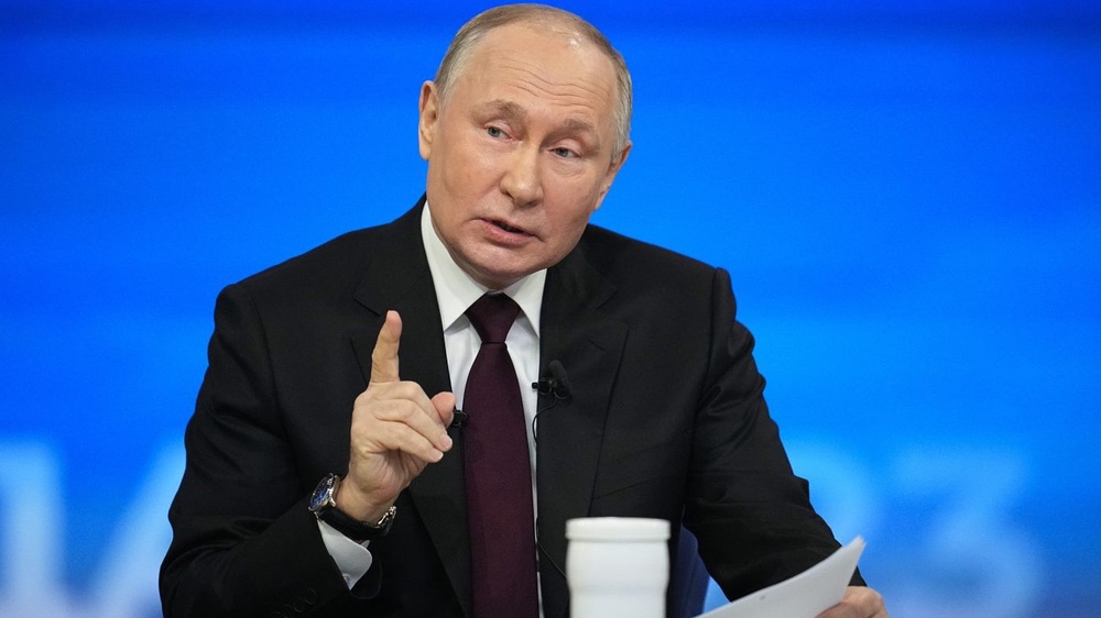 Putin Offers Easier Path To Citizenship For Foreigners Who Join Russian ...