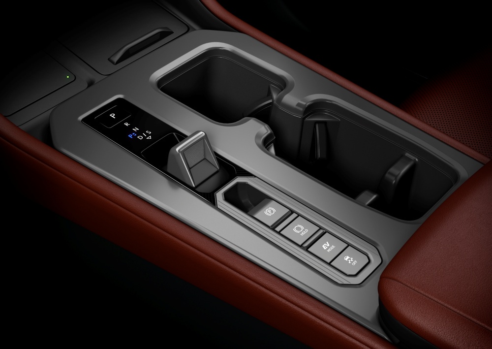 2027 Lexus NX Facelift revealed, available only in hybrid, over 100km PHEV range