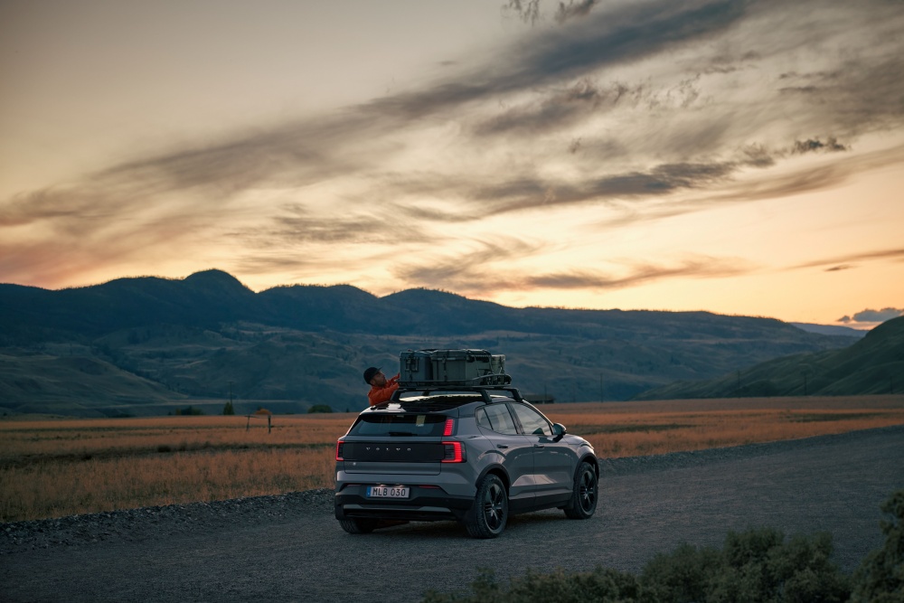 Embosed Panel For Racking Priced at RM219,000, Volvo EX30 Cross Country launched in Malaysia ...