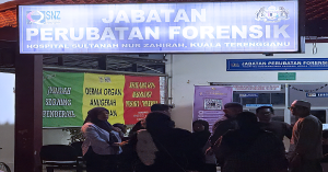 Insiden di Platform Sepat luar pesisir Terengganu melibatkan bot penyelamat yang tercabut ketika kerja penyelenggaraan.