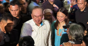 Hannah Yeoh berkata Anwar Ibrahim wajar diberi peluang meneruskan kepimpinan sebagai Perdana Menteri bagi penggal kedua.