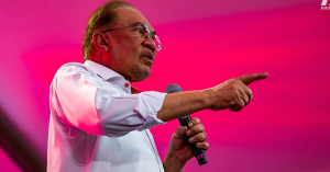 Anwar Ibrahim akan usir rakayt Isarel jika dakwaan benar.