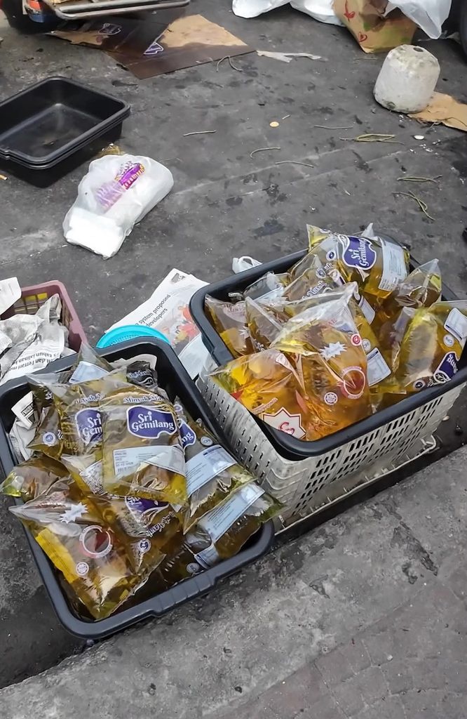 Image from: Tular minyak masak paket Malaysia banyak dijual di Narathiwat, cetus persoalan