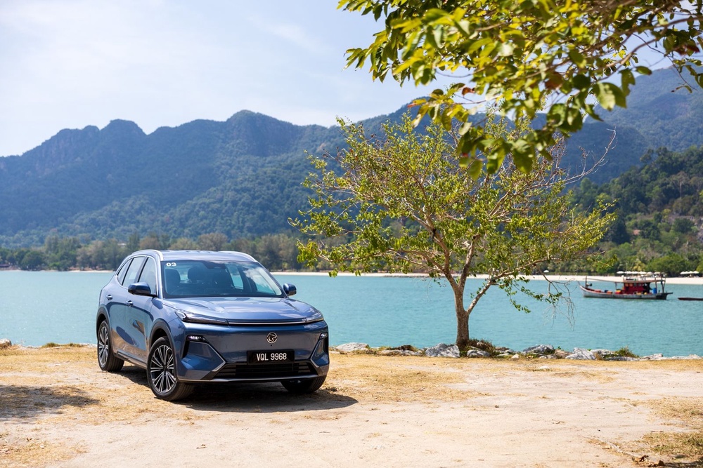 Image from: Rising Fuel Costs Push More Malaysians Toward Fuel‑Efficient Proton e.MAS 7 PHEV
