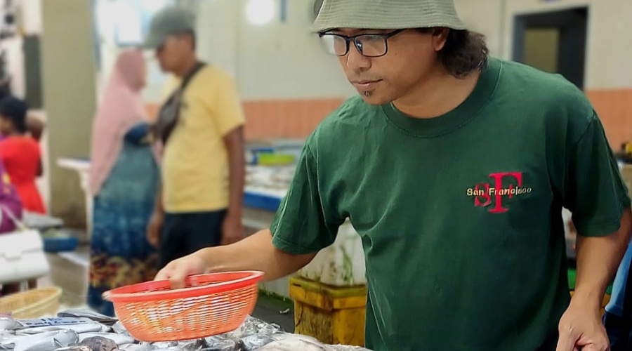 Image from: Berapa Sekilo? The Rhythm of the Wet Market