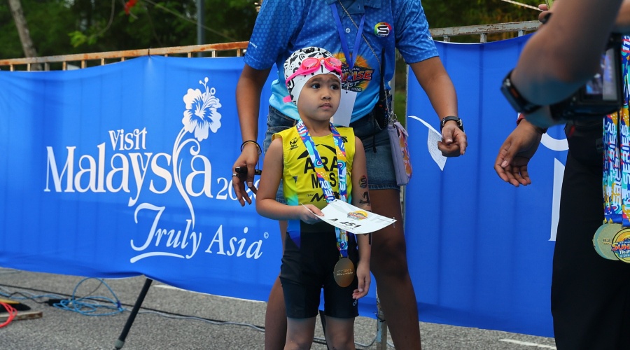 Image from: From Supporter to Participant: Bella Joins Syed Saddiq in Sunrise TriFest Journey