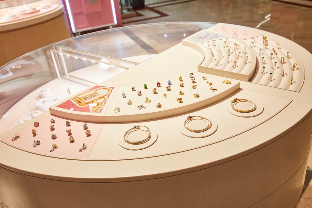 Image from: Pandora Reopens Pavilion KL And Suria KLCC Boutiques With A Fresh New Look
