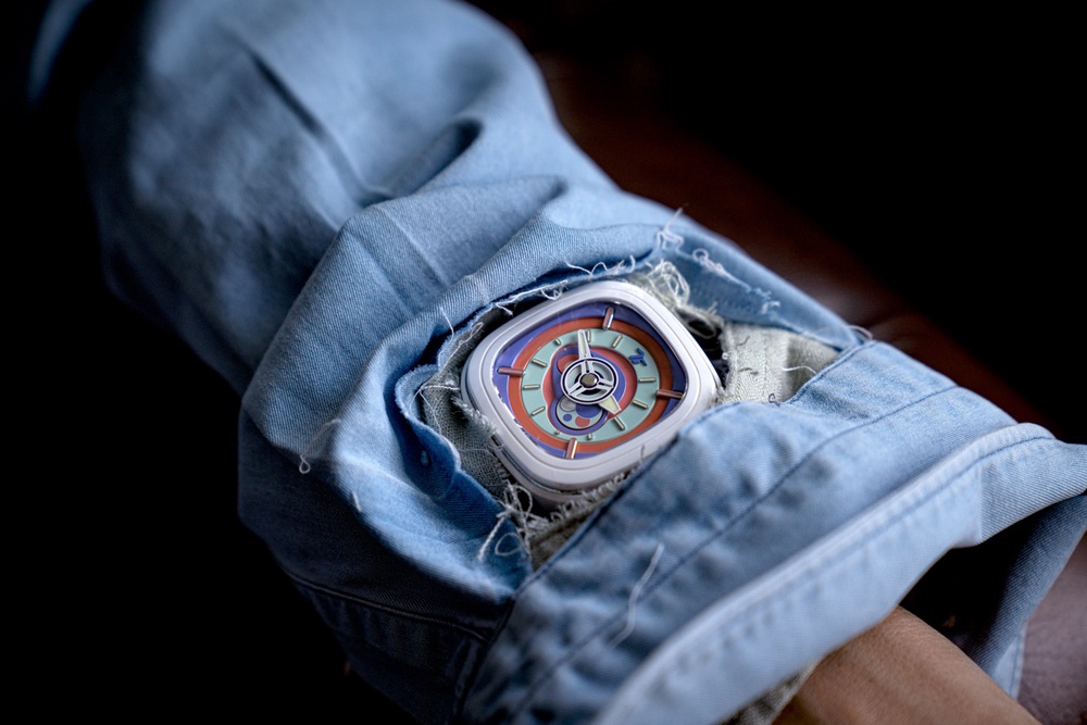 Image from: SEVENFRIDAY’s New ‘Bubble Gum’ Watch Looks Like It Came Straight Out of the ’80s in the Best Way