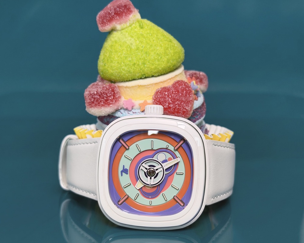 Image from: SEVENFRIDAY’s New ‘Bubble Gum’ Watch Looks Like It Came Straight Out of the ’80s in the Best Way