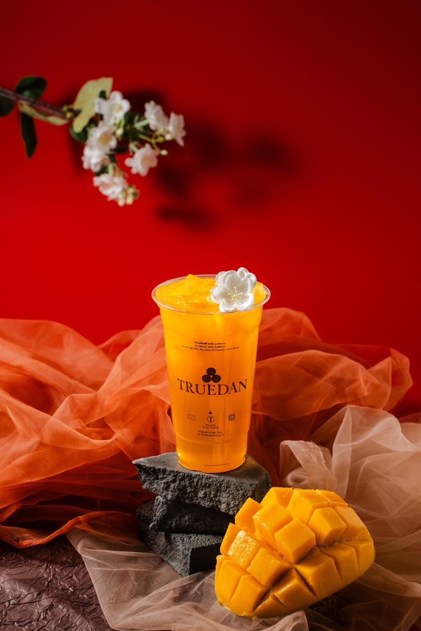 Image from: Bella Astillah Turned Bubble Tea Barista At TRUEDAN’s IOI City Mall Opening