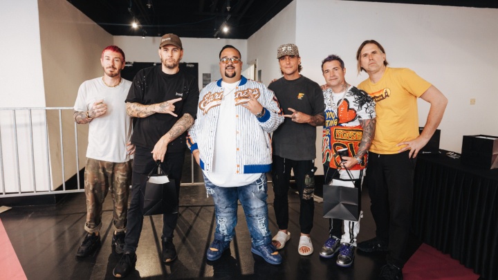 Image from: Avenged Sevenfold Makes Thunderous Return To Malaysia Before 12,000 Fans