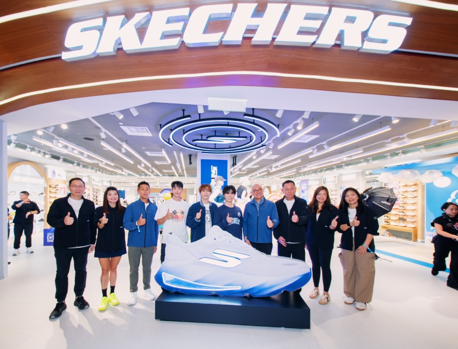 Image from: SEVENTEEN’s DK, SEUNGKWAN and DINO Draw 8,000 Fans as Skechers Opens Expanded Sunway Pyramid Superstore