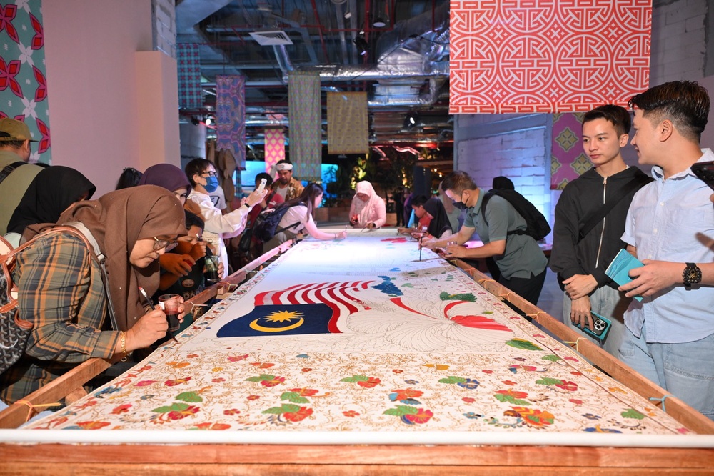 Image from: Ombak KLCC Brings Malaysia’s Culture, From Batik to Borneo beats, Under One Roof
