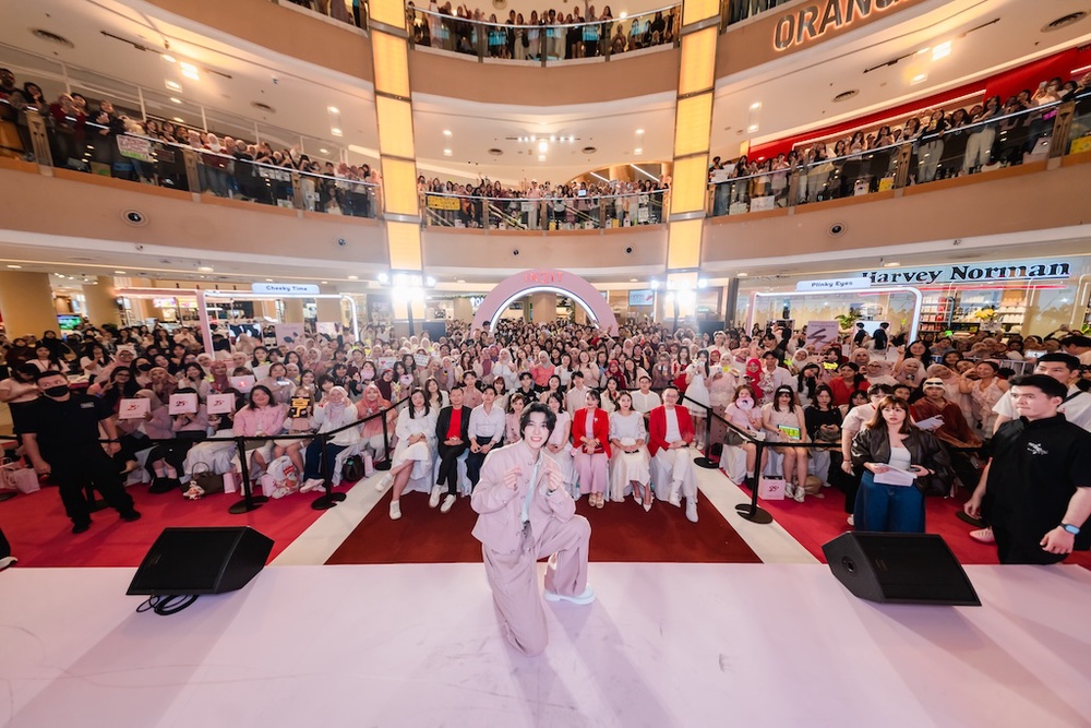 Image from: IN2IT Turns 25 With Hendery Of NCT’s WayV At Star-Studded Anniversary Celebration