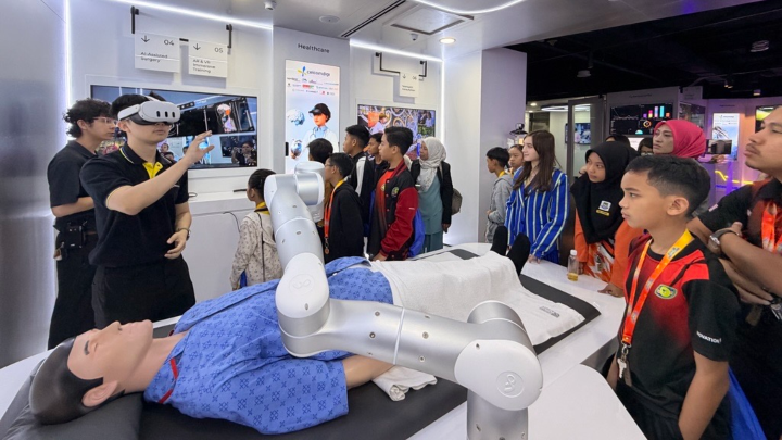 Image from: CelcomDigi & RTM’s Junior Innovathon Equips Young Digital Natives to Explore, Create and Innovate with AI