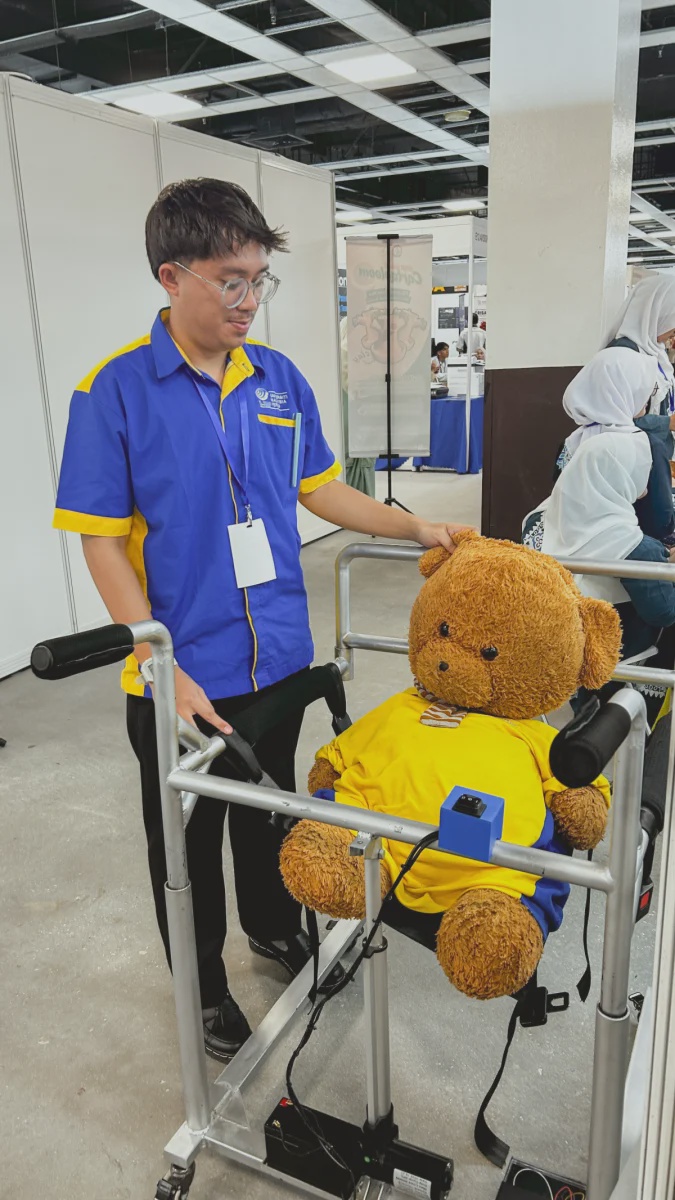 The Assisted Transfer Lift System, designed by Unimap students, reduces the need for manual lifting during patient transfers.