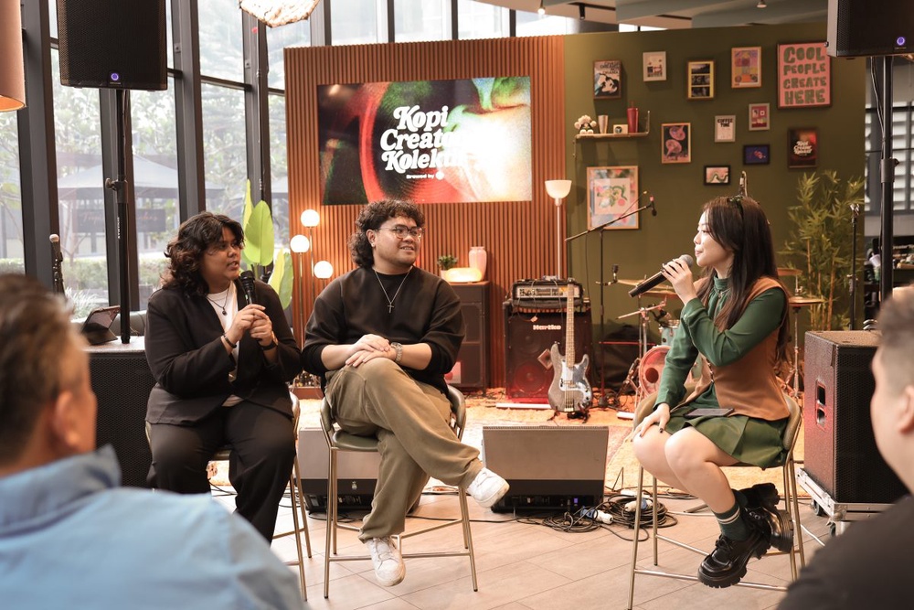 Irdina (left) and Clay (centre) of Tanahliat Studios won the KCK Class of 2026 film cohort for Merinsak.