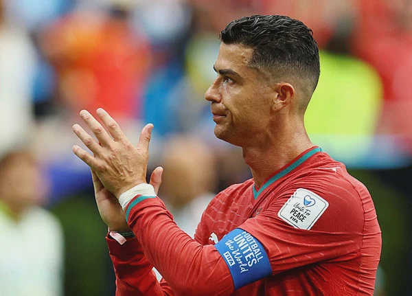 Why Harry Kane is everything Cristiano Ronaldo is not right now