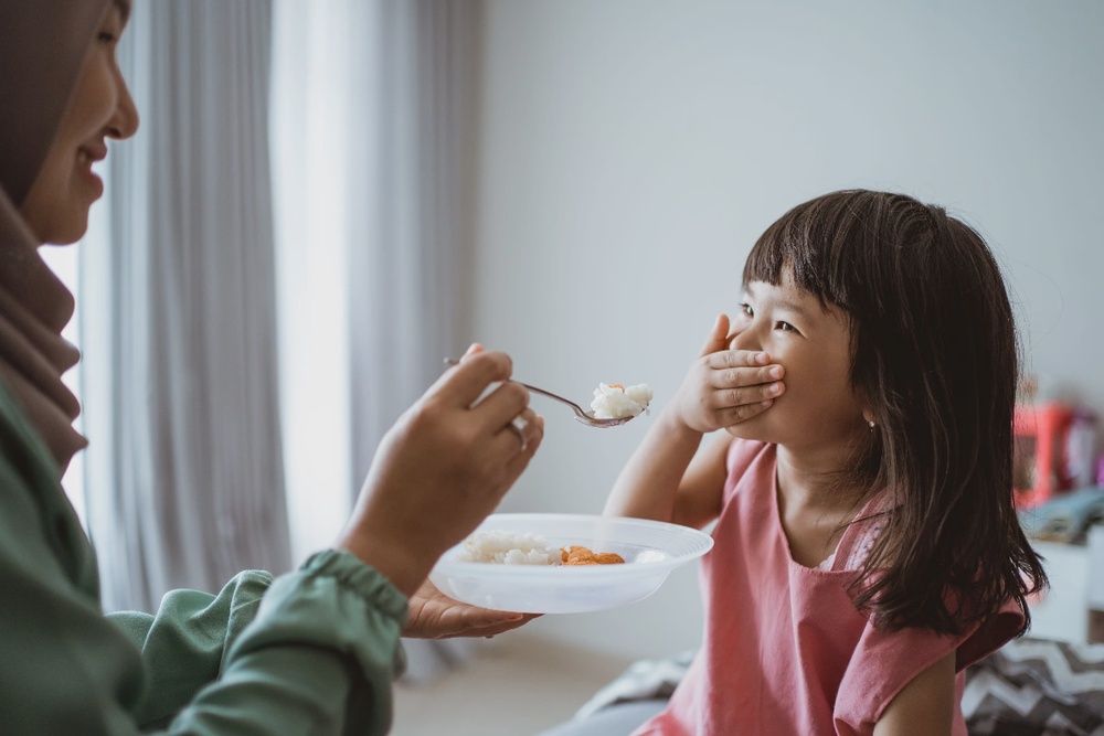 Does family mealtimes help children develop healthy eating habits?