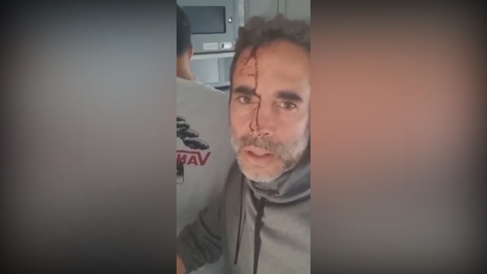 Flydubai co-pilot attacks pilot in 'suicide attack', passenger says