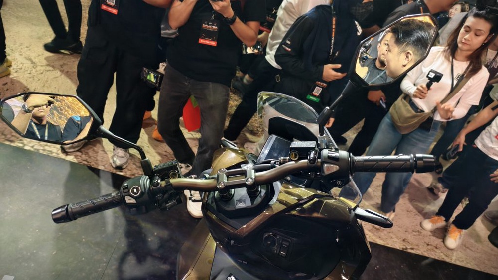 Image from: Boon Siew Honda Lancar ADV160 Baharu (2026): Kini Dengan Skrin TFT & Sokongan Honda RoadSync!
