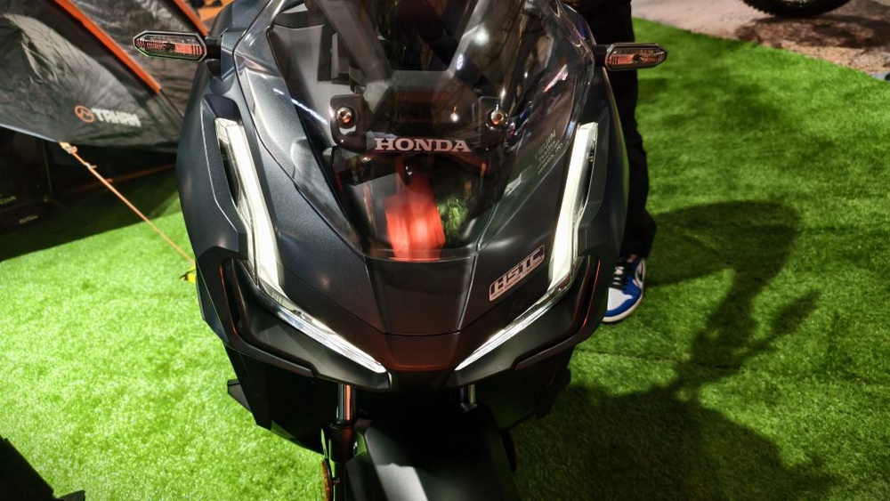 Image from: Boon Siew Honda Lancar ADV160 Baharu (2026): Kini Dengan Skrin TFT & Sokongan Honda RoadSync!