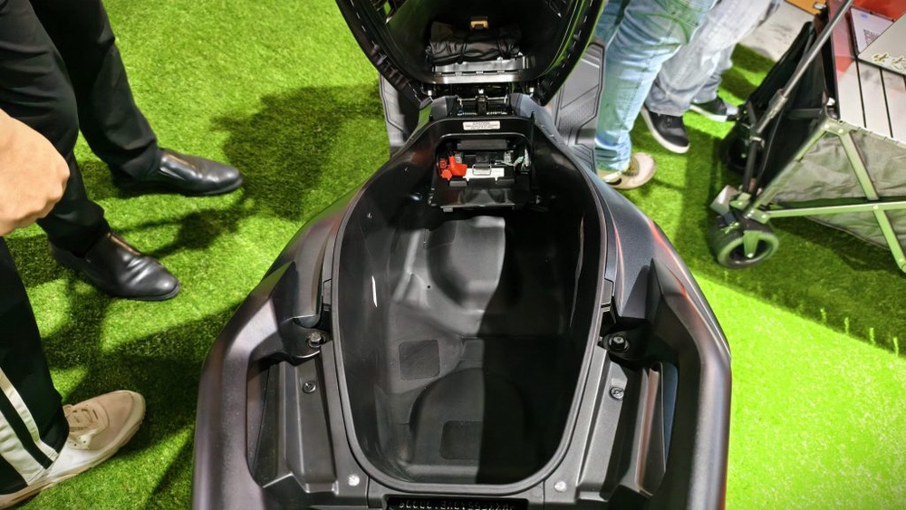 Image from: Boon Siew Honda Lancar ADV160 Baharu (2026): Kini Dengan Skrin TFT & Sokongan Honda RoadSync!