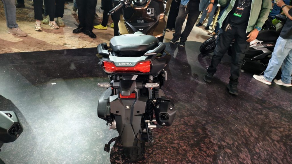 Image from: Boon Siew Honda Lancar ADV160 Baharu (2026): Kini Dengan Skrin TFT & Sokongan Honda RoadSync!