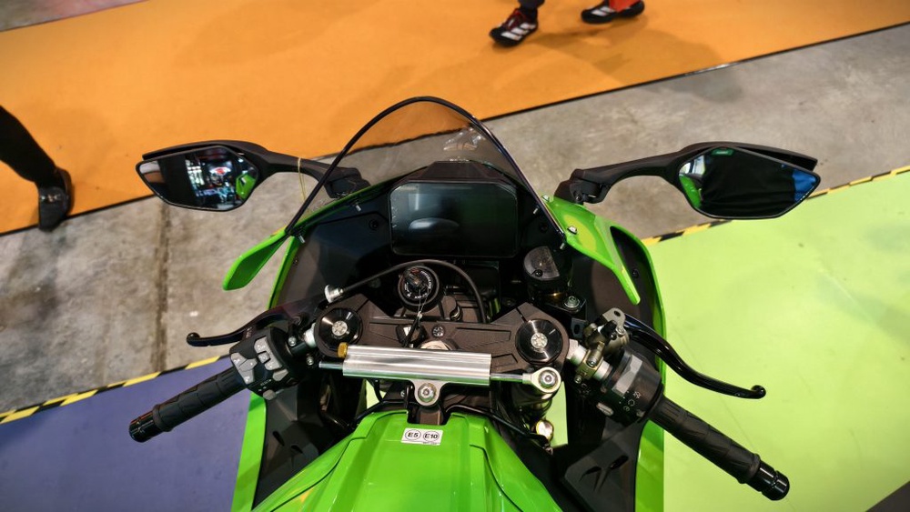 Image from: MODENAS Lancar Tiga Model Baharu Di Malaysia Bike Show 2026: Modenas Z650 S, Kawasaki Z1100 SE & Ninja ZX-10R