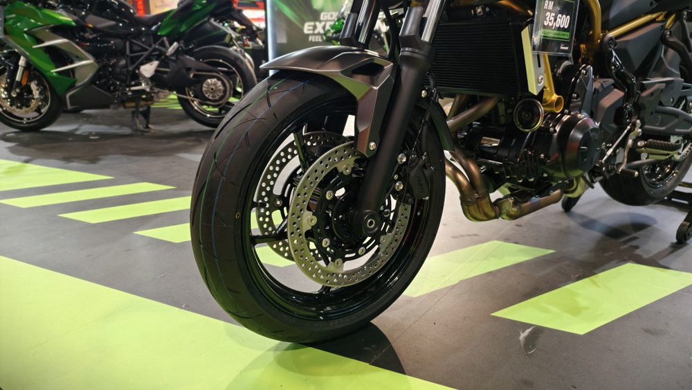 Image from: MODENAS Lancar Tiga Model Baharu Di Malaysia Bike Show 2026: Modenas Z650 S, Kawasaki Z1100 SE & Ninja ZX-10R