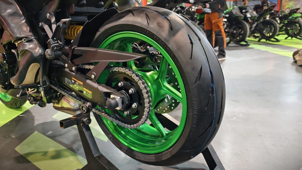 Image from: MODENAS Lancar Tiga Model Baharu Di Malaysia Bike Show 2026: Modenas Z650 S, Kawasaki Z1100 SE & Ninja ZX-10R