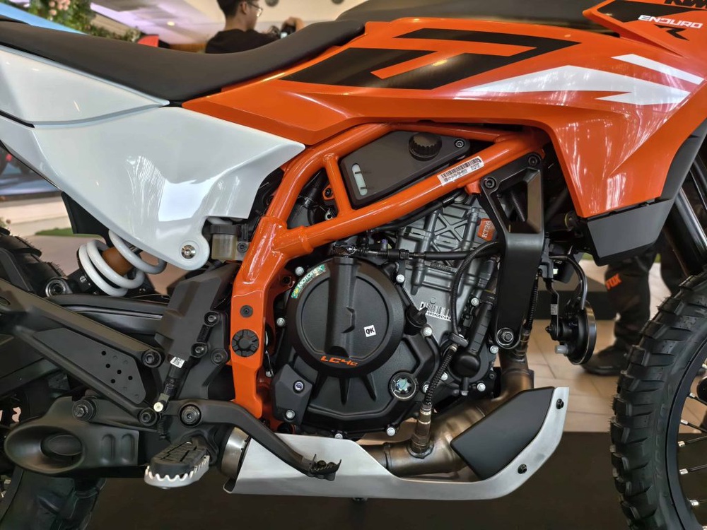 Image from: KTM Malaysia Kembali Gegarkan Pasaran Dengan Siri Baharu KTM 390 “Two Worlds, Zero Excuses”