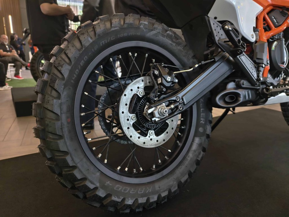 Image from: KTM Malaysia Kembali Gegarkan Pasaran Dengan Siri Baharu KTM 390 “Two Worlds, Zero Excuses”