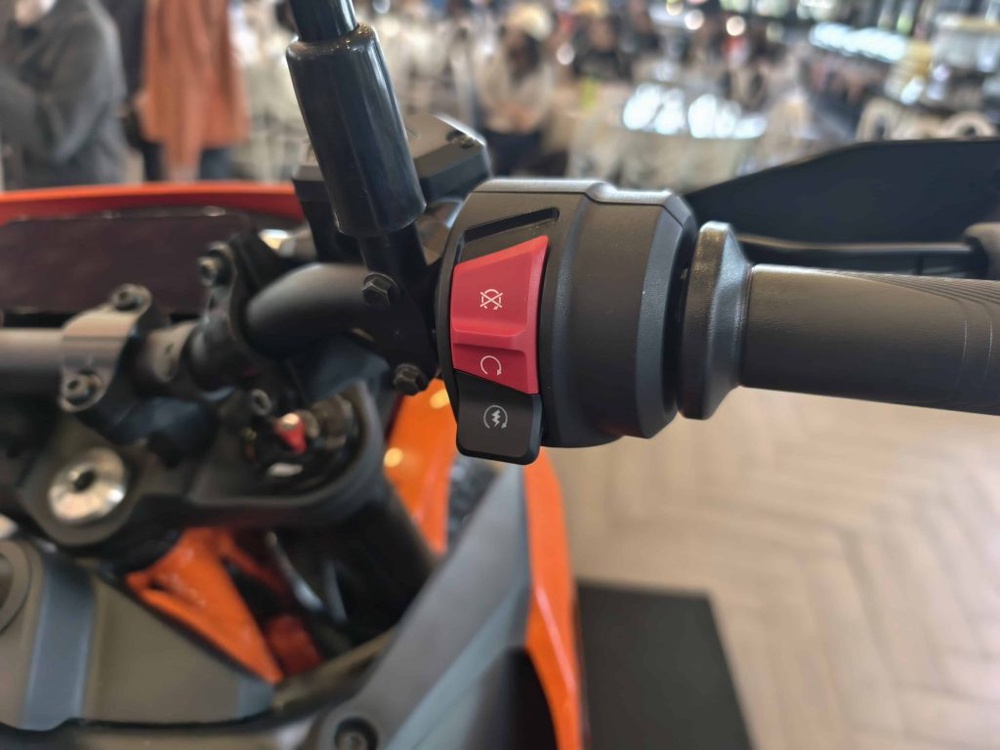 Image from: KTM Malaysia Kembali Gegarkan Pasaran Dengan Siri Baharu KTM 390 “Two Worlds, Zero Excuses”