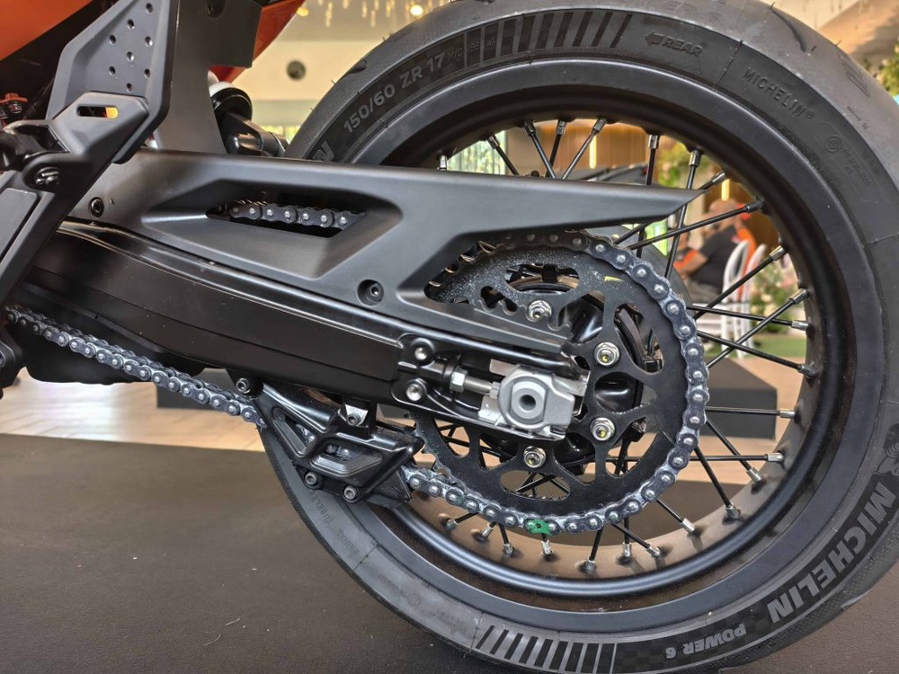 Image from: KTM Malaysia Kembali Gegarkan Pasaran Dengan Siri Baharu KTM 390 “Two Worlds, Zero Excuses”