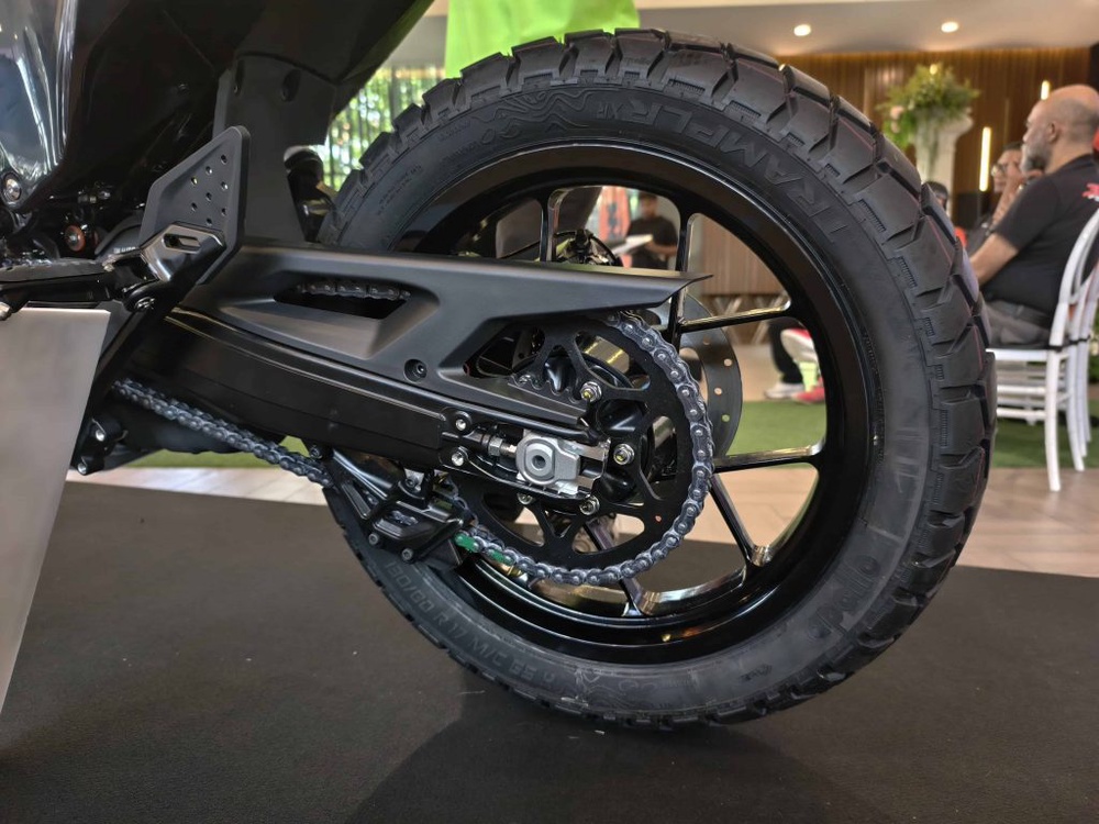 Image from: KTM Malaysia Kembali Gegarkan Pasaran Dengan Siri Baharu KTM 390 “Two Worlds, Zero Excuses”