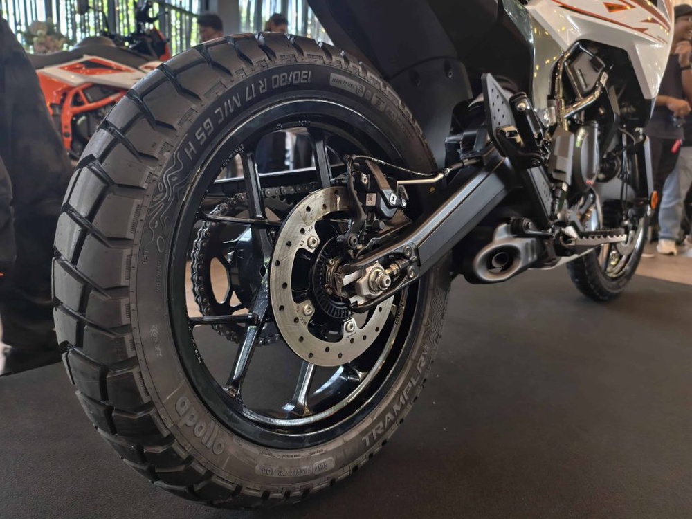 Image from: KTM Malaysia Kembali Gegarkan Pasaran Dengan Siri Baharu KTM 390 “Two Worlds, Zero Excuses”