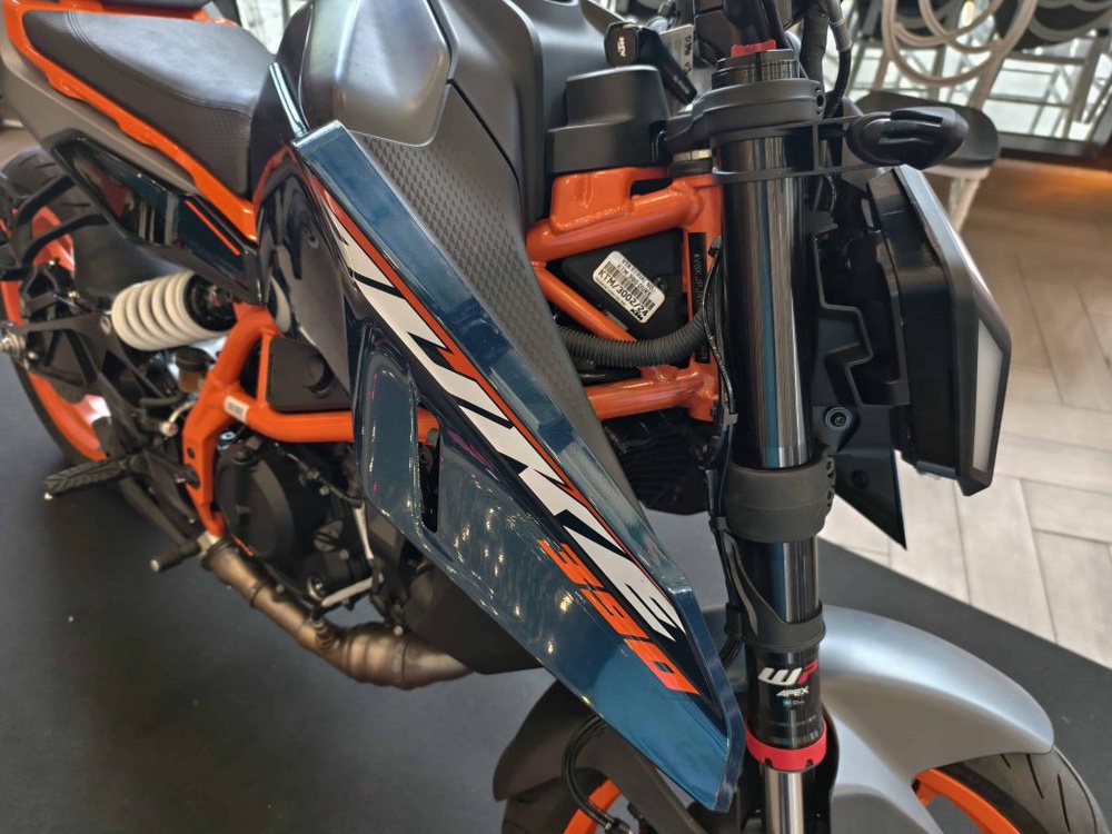 Image from: KTM Malaysia Kembali Gegarkan Pasaran Dengan Siri Baharu KTM 390 “Two Worlds, Zero Excuses”