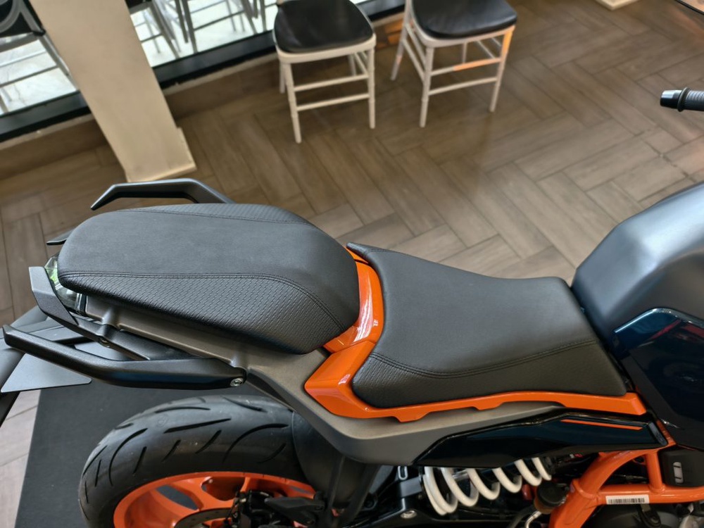 Image from: KTM Malaysia Kembali Gegarkan Pasaran Dengan Siri Baharu KTM 390 “Two Worlds, Zero Excuses”